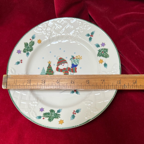 SALE!! Mikasa English Countryside Plate. Winter scene. 8.5”. - Picture 4 of 4